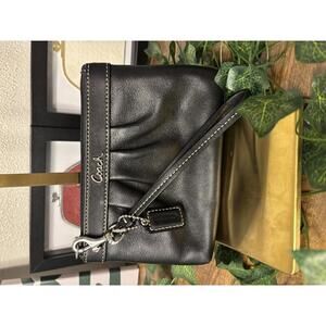 Coach Black Leather Wristlet – Y2K Pleated Zip Pouch